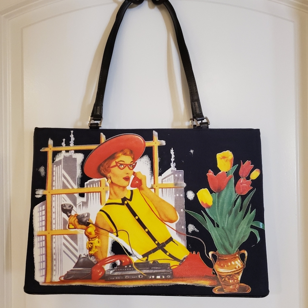 Artsy black purse